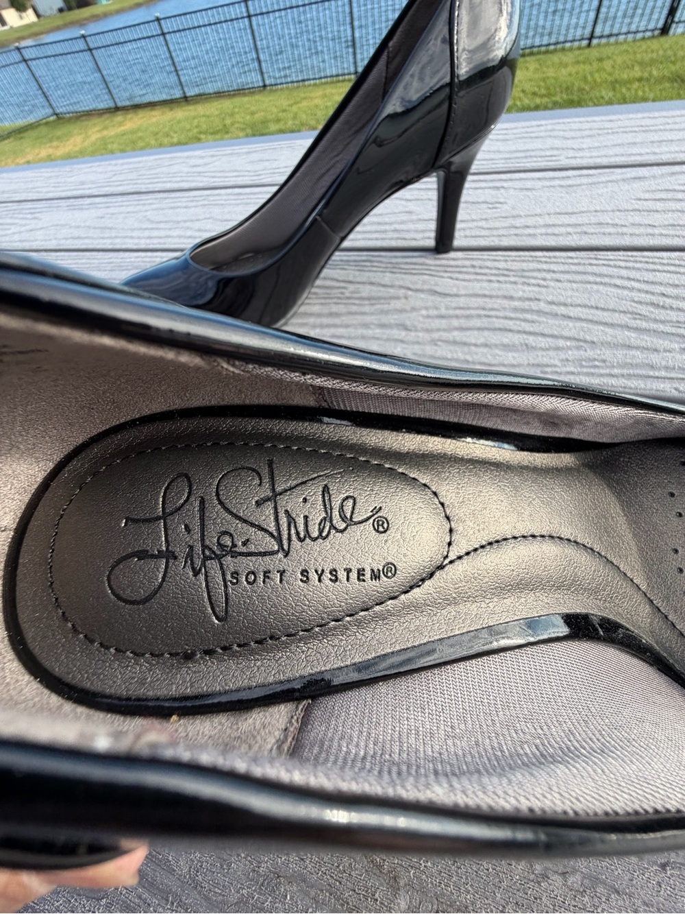 LIFE STRIDE LIVELY WOMEN'S BLACK PATENT ROUND-TOE HEELS - Picture 5 of 10